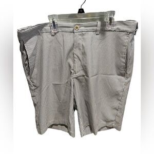 Haggar flat front grey and white striped seersucker like shorts size 36